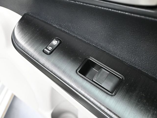 Used 2012 Toyota Camry LE FWD image 39