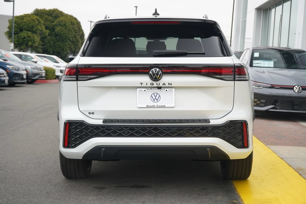 New 2026 Volkswagen Tiguan SE R-Line FWD image 4