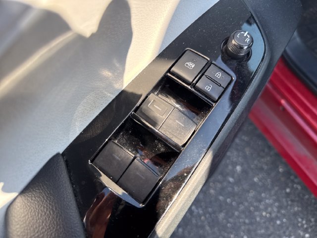Used 2019 Toyota Prius LE FWD image 23