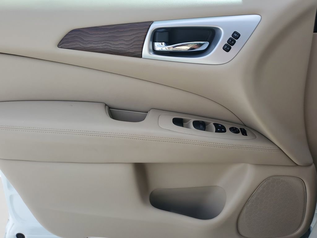 Used 2019 Nissan Pathfinder Platinum FWD image 19