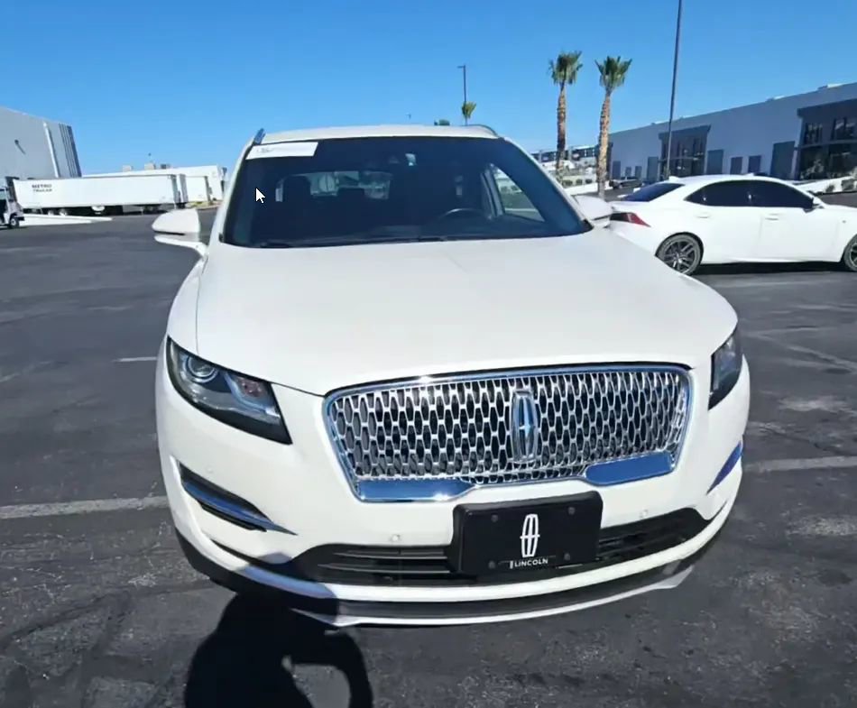 Used 2019 Lincoln MKC Reserve w/ MKC Technology Package FWD image 1