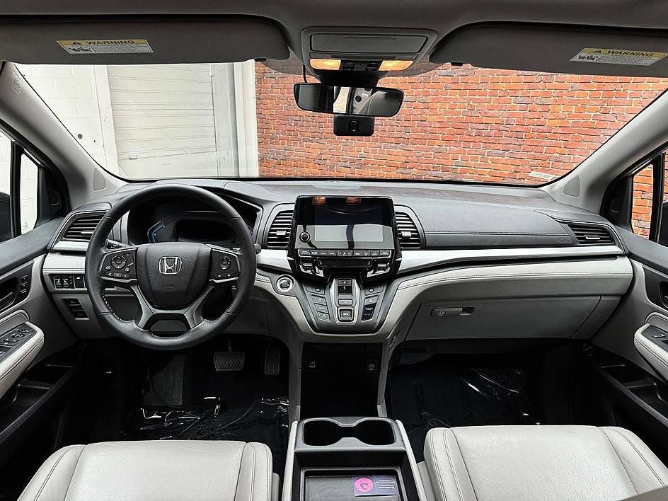 Used 2023 Honda Odyssey EX-L image 12