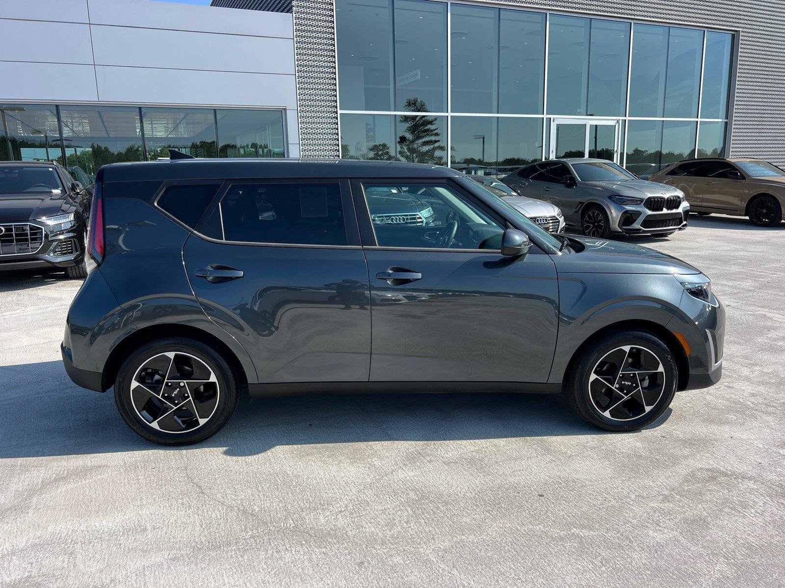 Used 2025 Kia Soul EX FWD image 4