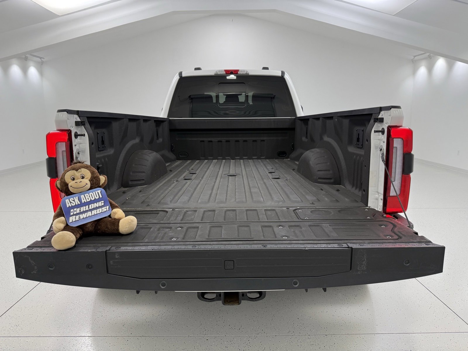 Used 2023 Ford F450 Platinum image 8