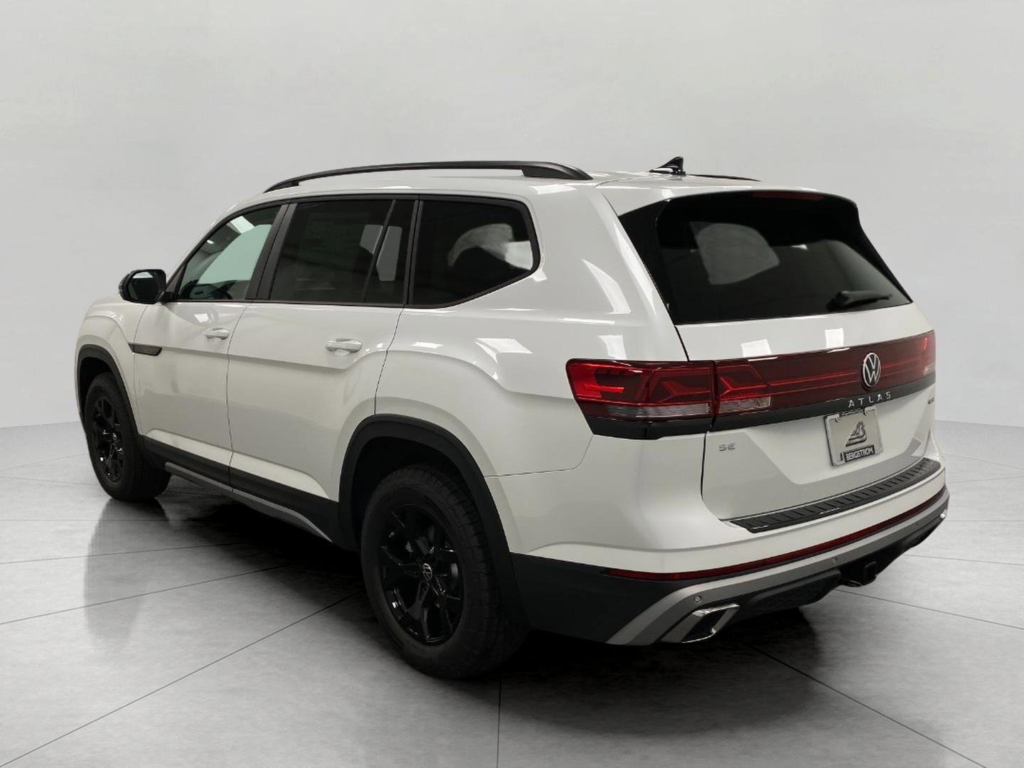 New 2026 Volkswagen Atlas Peak Edition image 8