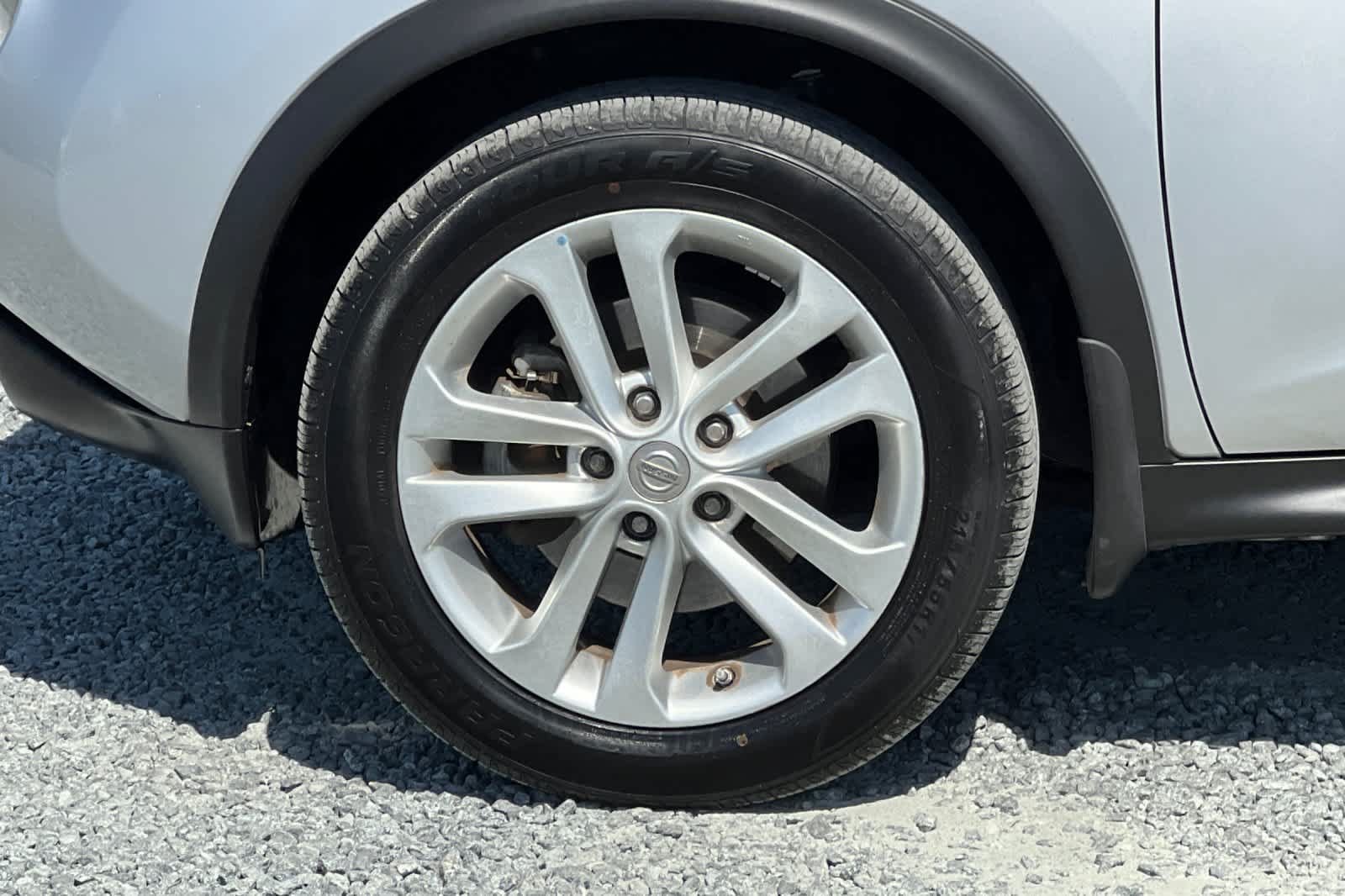 Used 2013 Nissan Juke S FWD image 33