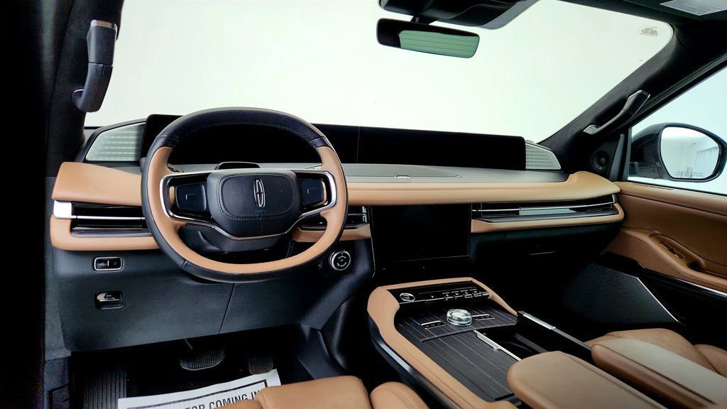 Used 2025 Lincoln Navigator L Black Label image 13