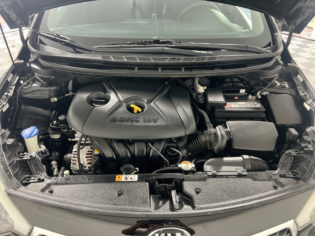 Used 2016 Kia Forte LX FWD image 26