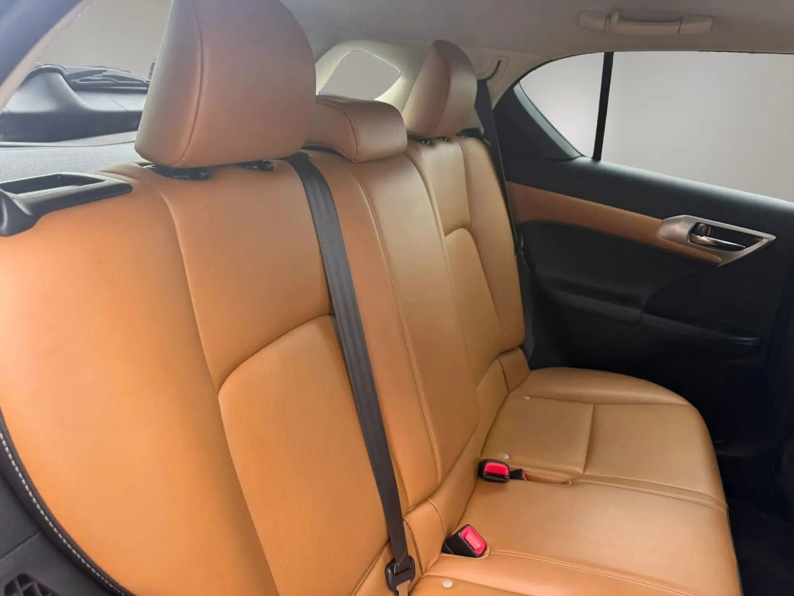 Used 2015 Lexus CT 200h FWD image 40