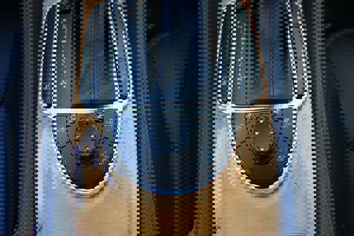 Used 2011 Mercedes-Benz SL 550 image 30