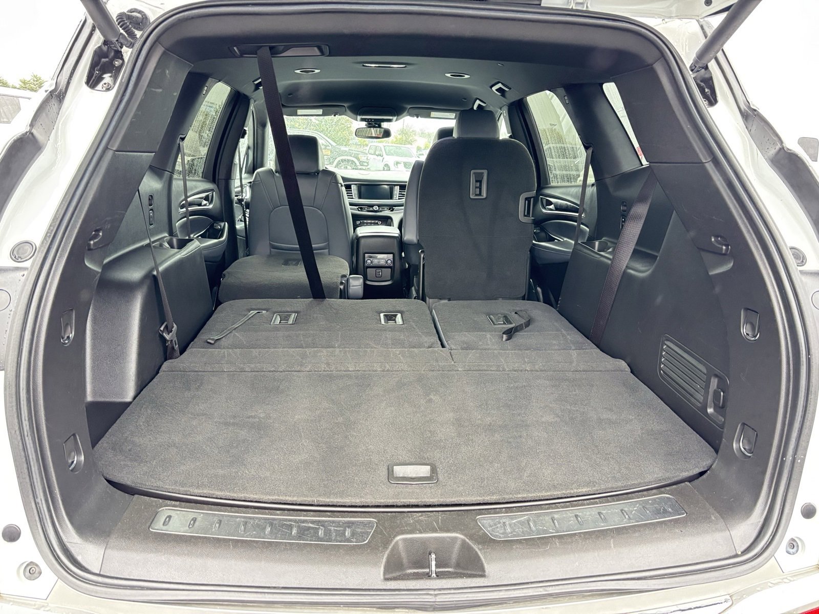 Used 2023 Buick Enclave Essence image 22