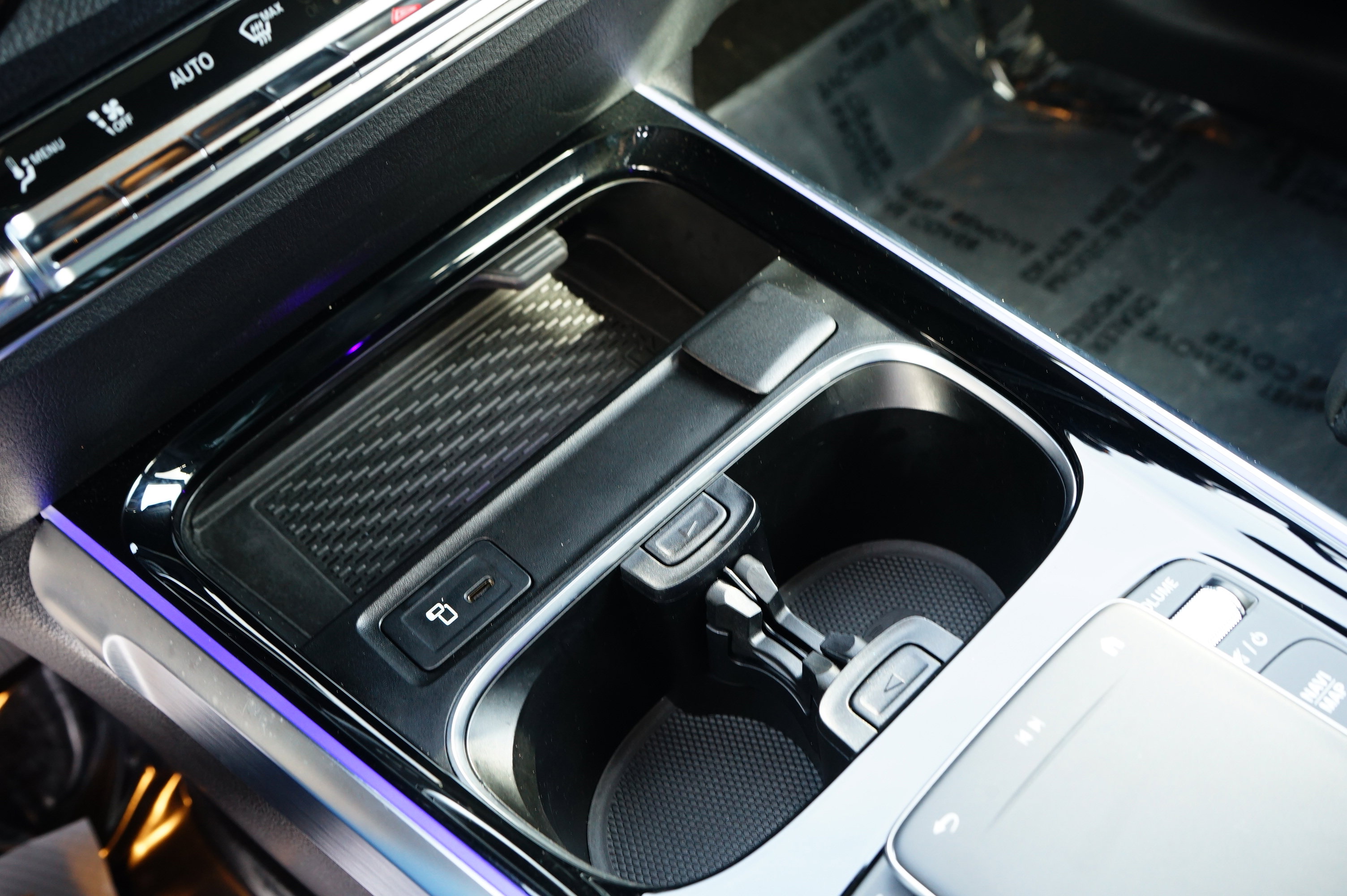 Used 2023 Mercedes-Benz EQB 300 4MATIC image 29