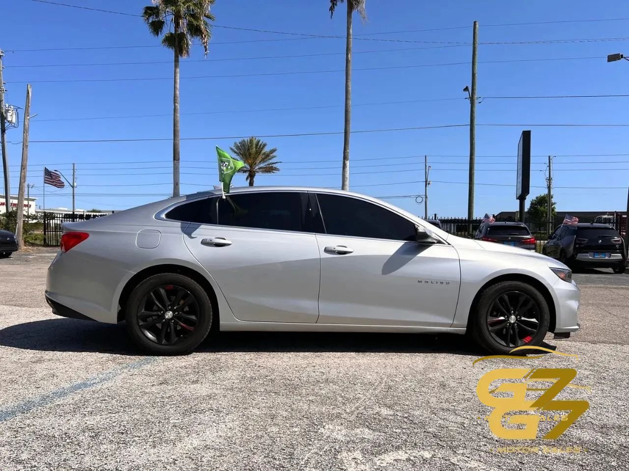 Used 2018 Chevrolet Malibu LT FWD image 2