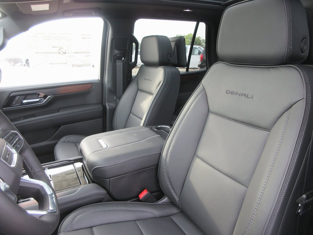 New 2026 GMC Yukon Denali w/ Denali Reserve Package image 12