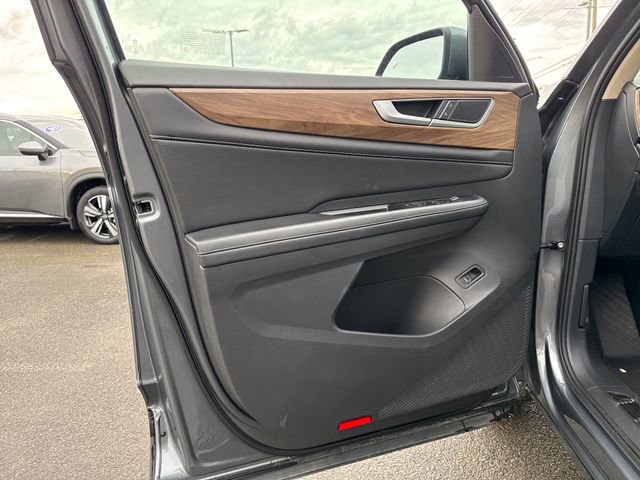 Used 2024 Volkswagen Atlas SE image 18