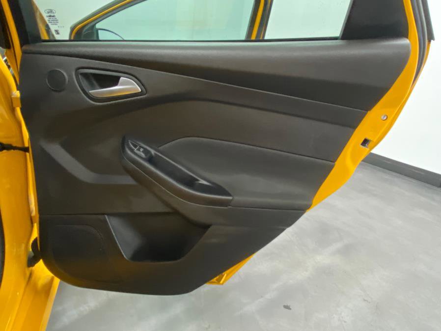 Used 2015 Ford Focus ST w/ Equipment Group 401A image 40