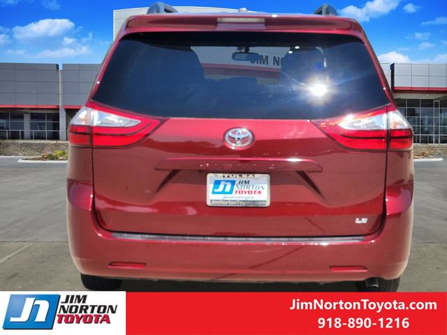 Used 2017 Toyota Sienna LE FWD image 7