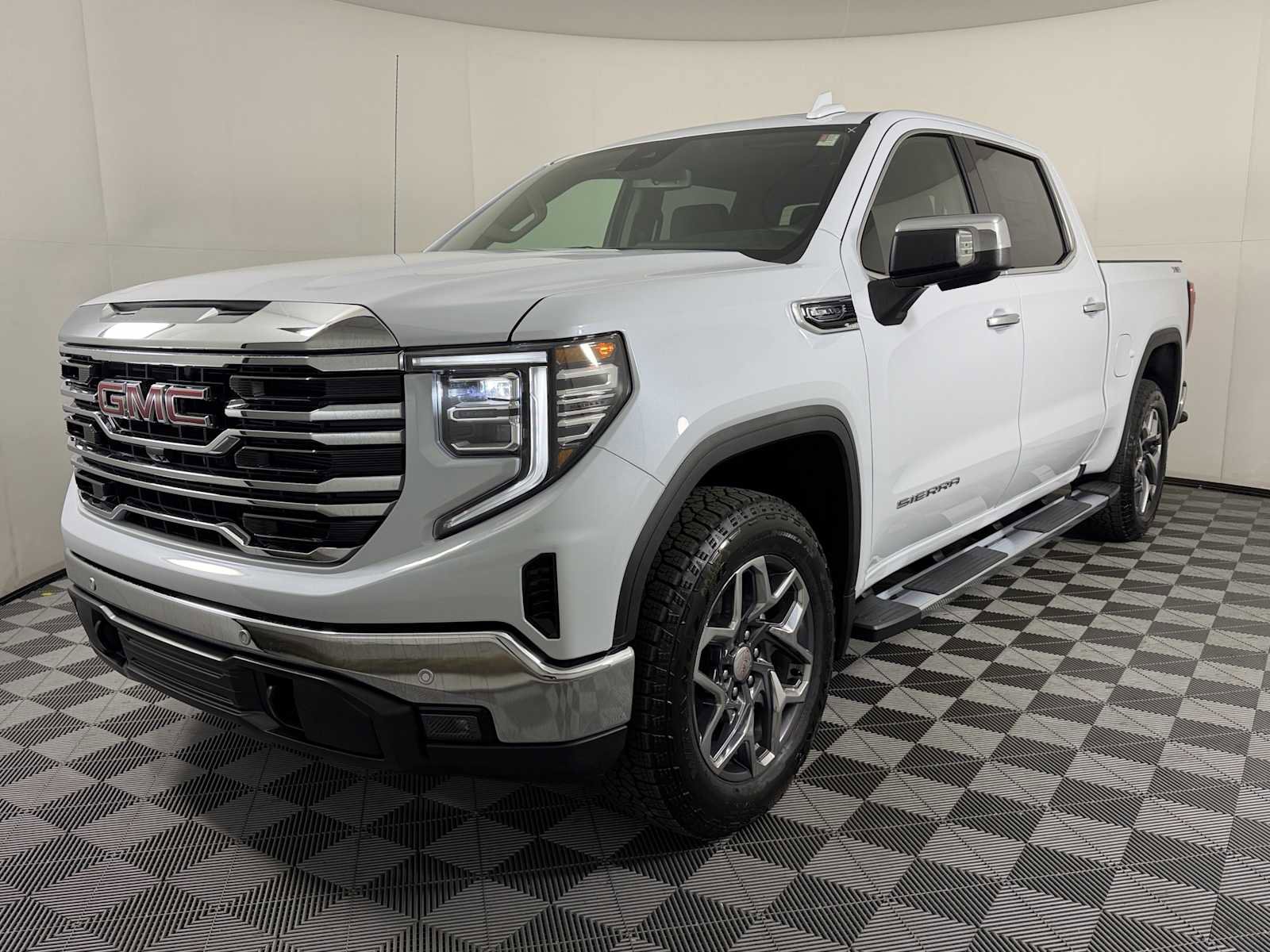 New 2026 GMC Sierra 1500 SLT w/ SLT Premium Plus Package AWD/4WD image 3