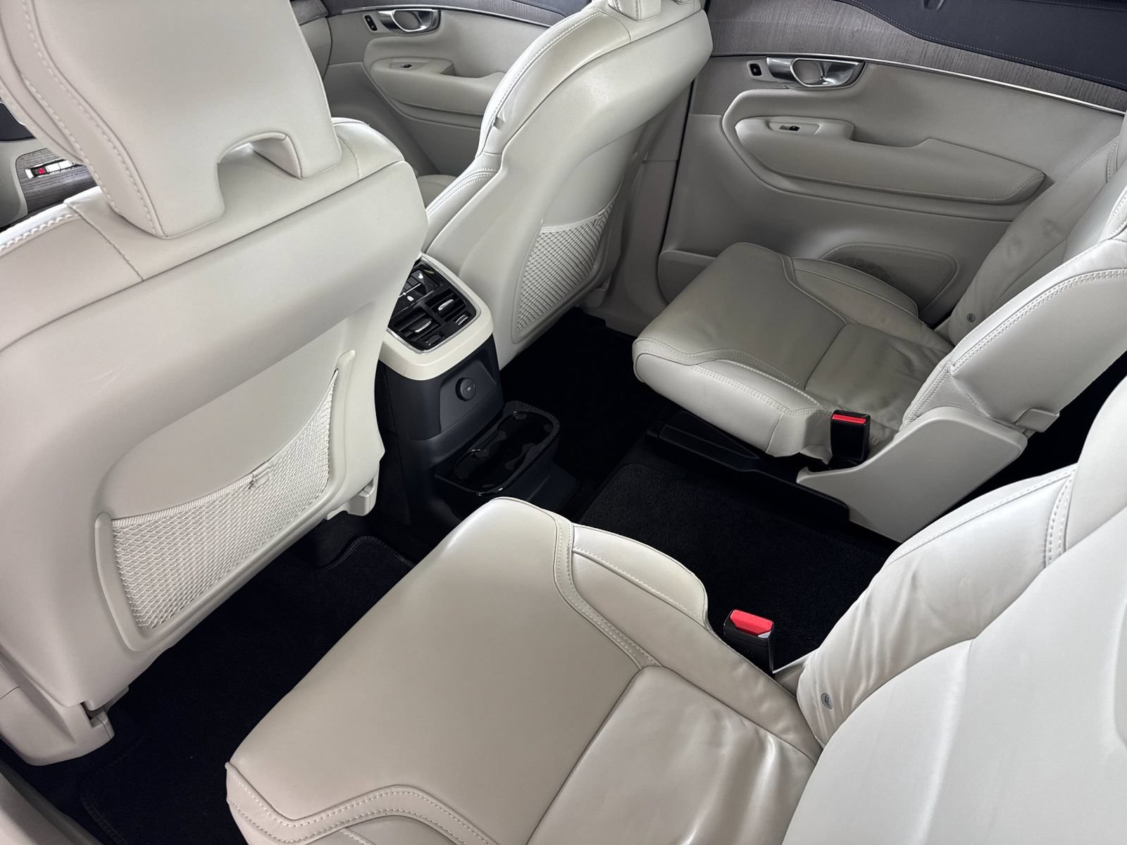 Certified 2023 Volvo XC90 T8 Ultimate AWD/4WD image 6