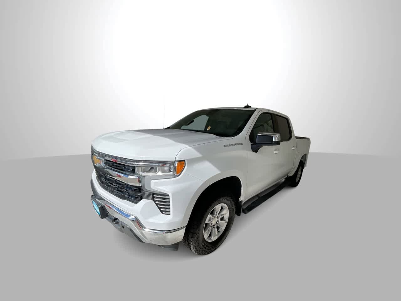 Used 2022 Chevrolet Silverado 1500 LT w/ Convenience Package II AWD/4WD image 4