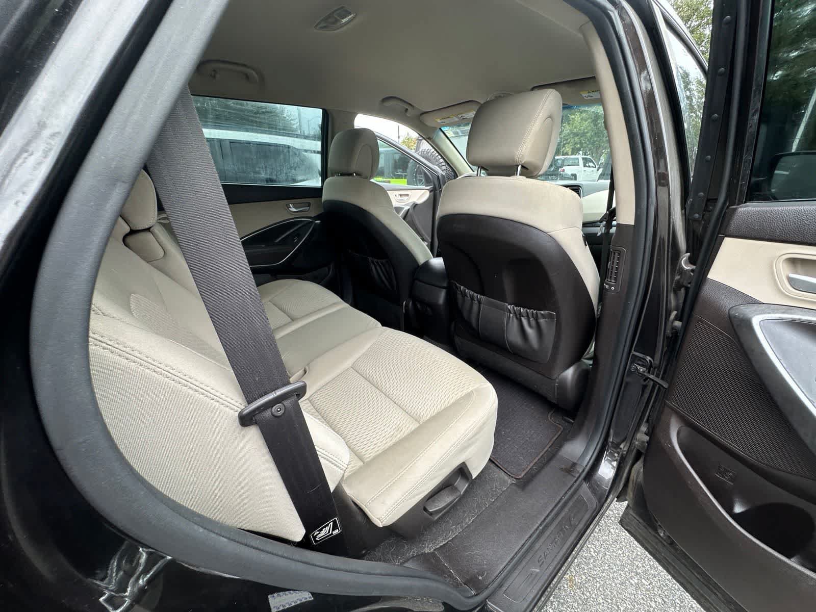 Used 2017 Hyundai Santa Fe SE FWD image 15