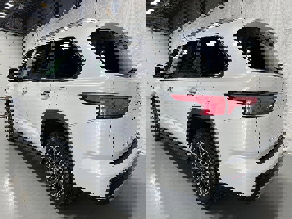 Used 2025 Toyota Sequoia Limited image 5
