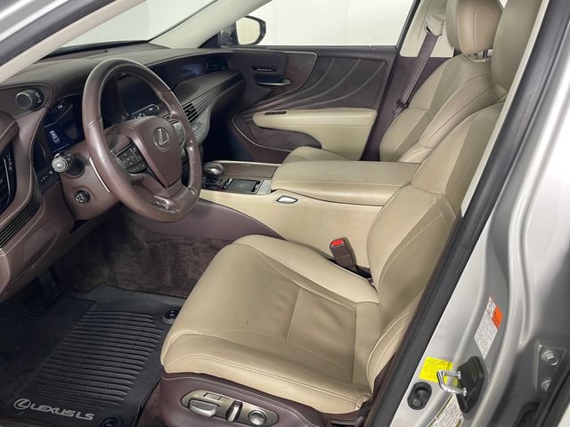 Used 2018 Lexus LS 500 w/ Accessory Package (Z2) RWD image 2