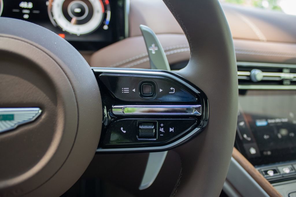 New 2025 Aston Martin DB12 Coupe image 13