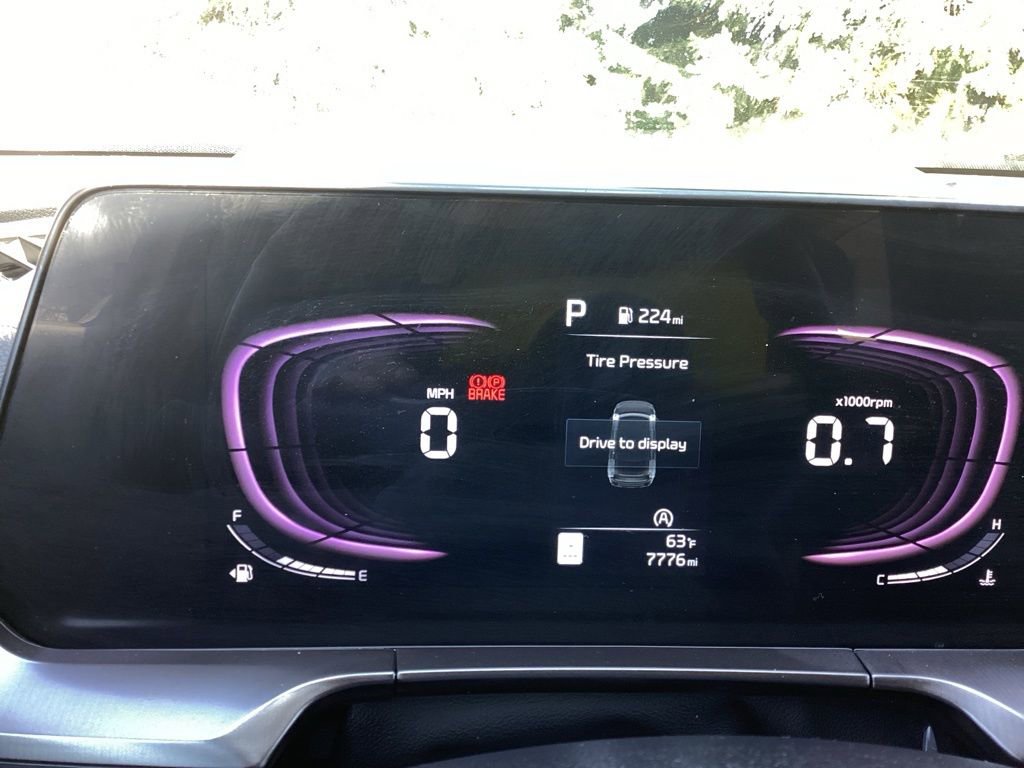 Used 2025 Kia Telluride LX image 12