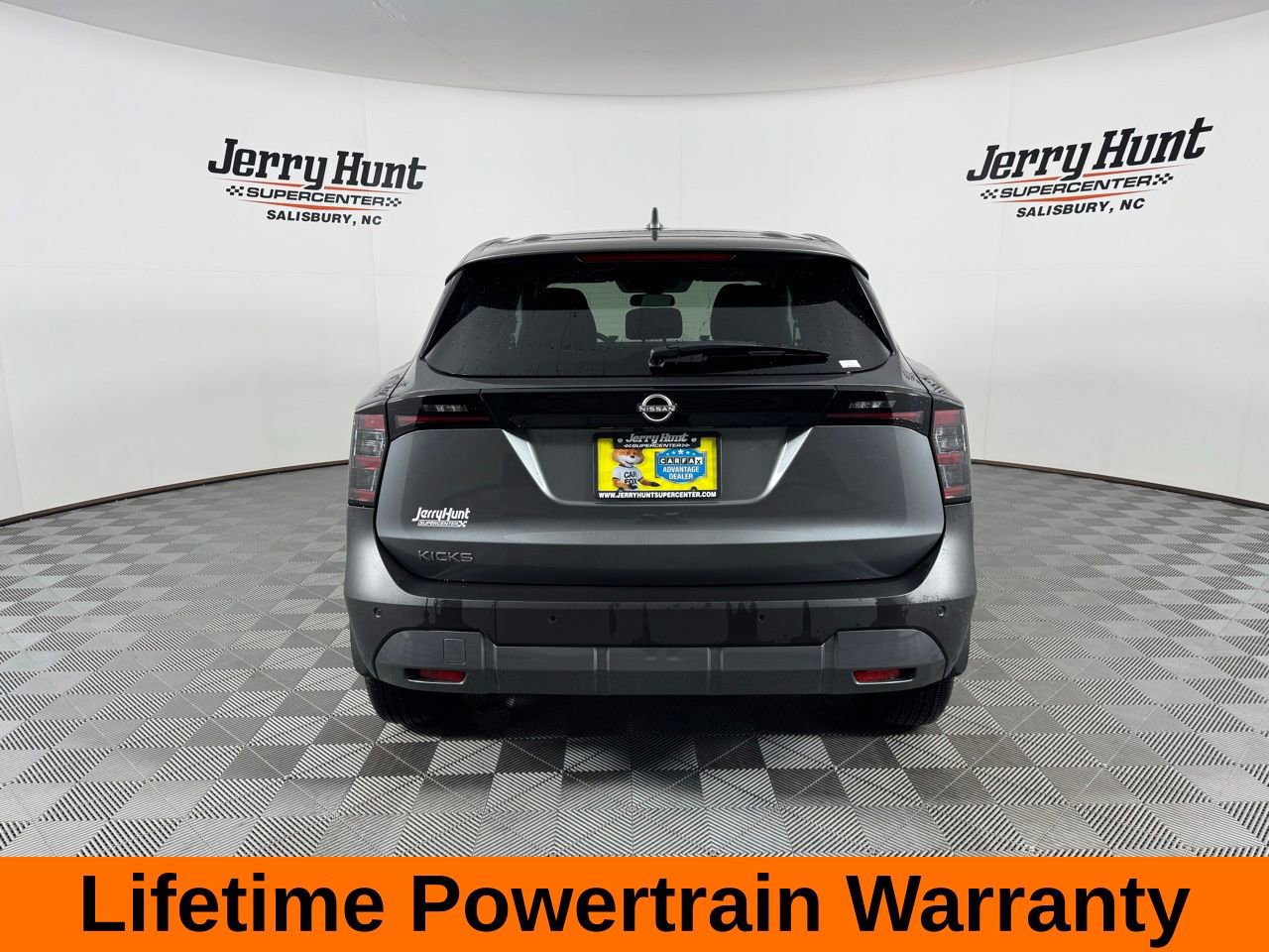 Used 2025 Nissan Kicks SV image 8