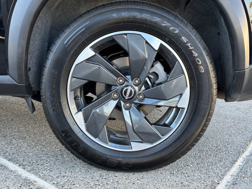 Used 2025 Nissan Rogue SV AWD/4WD image 33