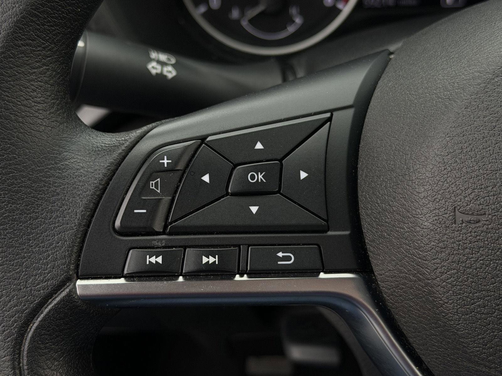 Used 2024 Nissan Sentra SV image 17