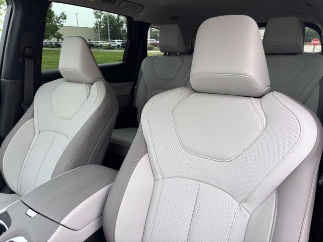 New 2027 INFINITI QX60 Luxe w/ Cargo Package AWD/4WD image 16