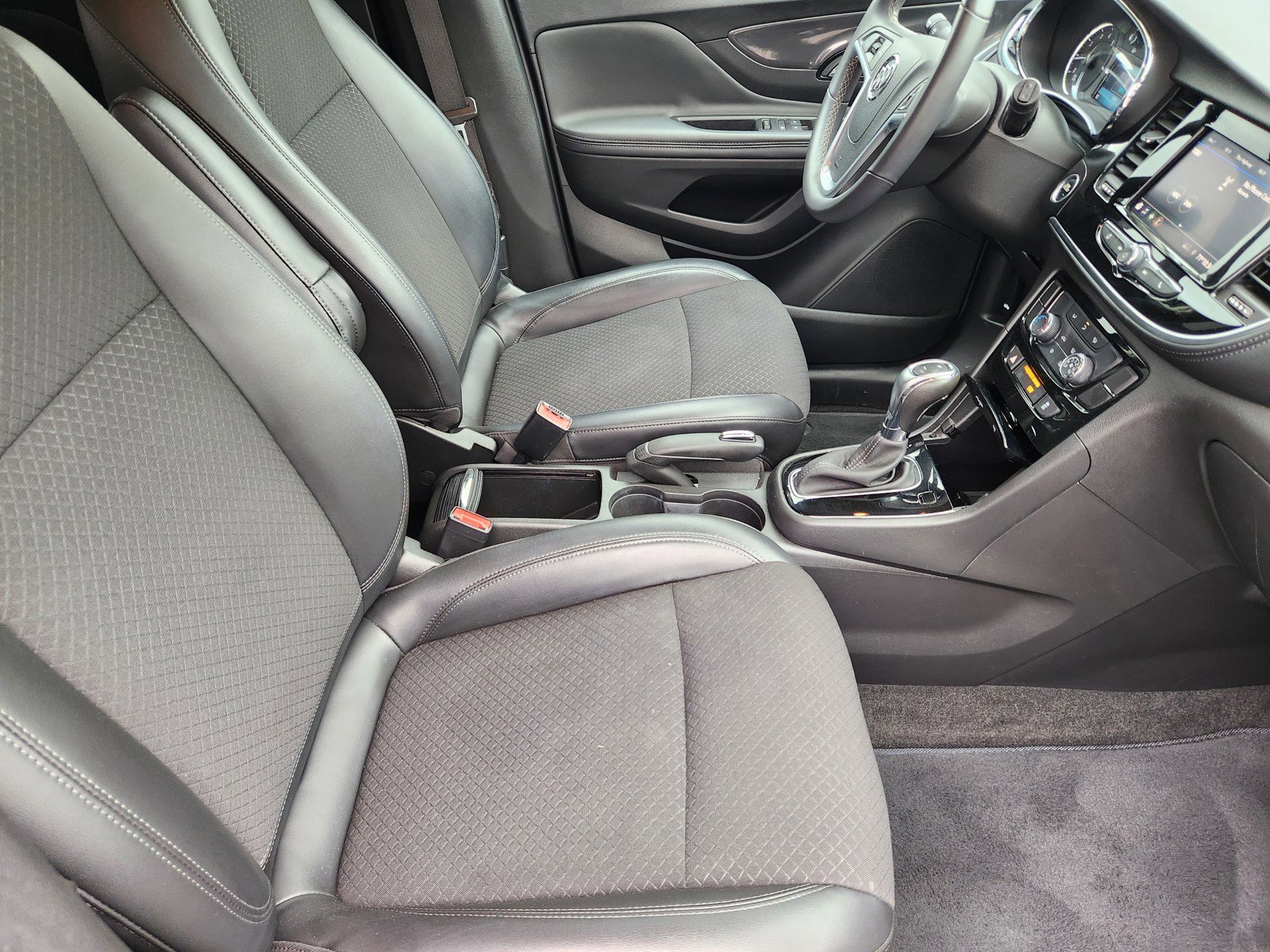 Used 2022 Buick Encore Preferred w/ Safety Package image 11