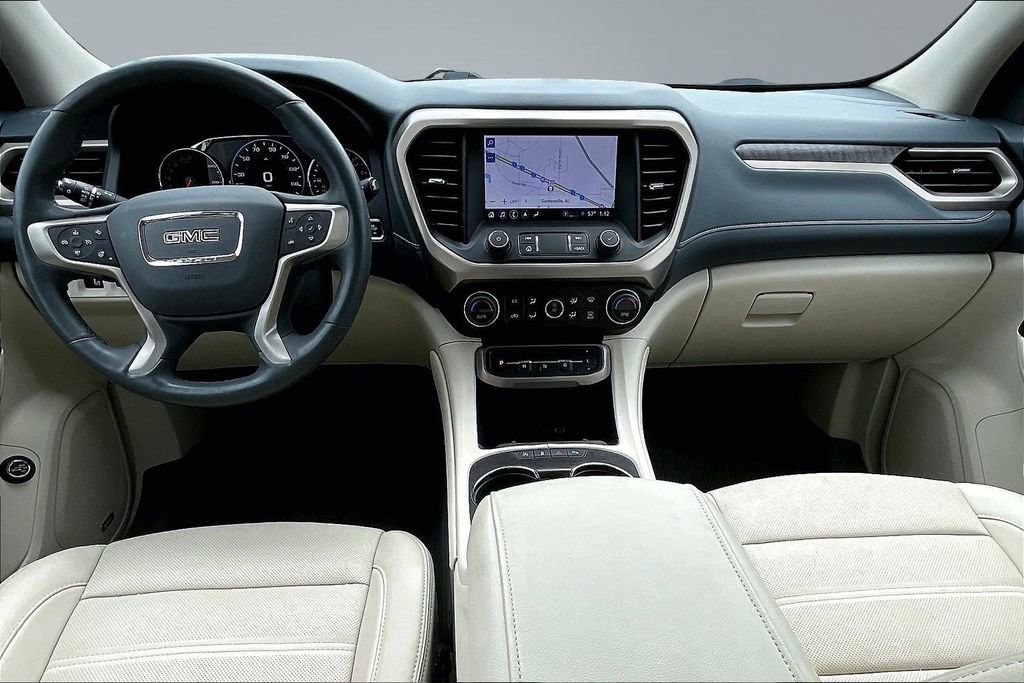 Used 2023 GMC Acadia Denali w/ Denali Technology Package FWD image 16