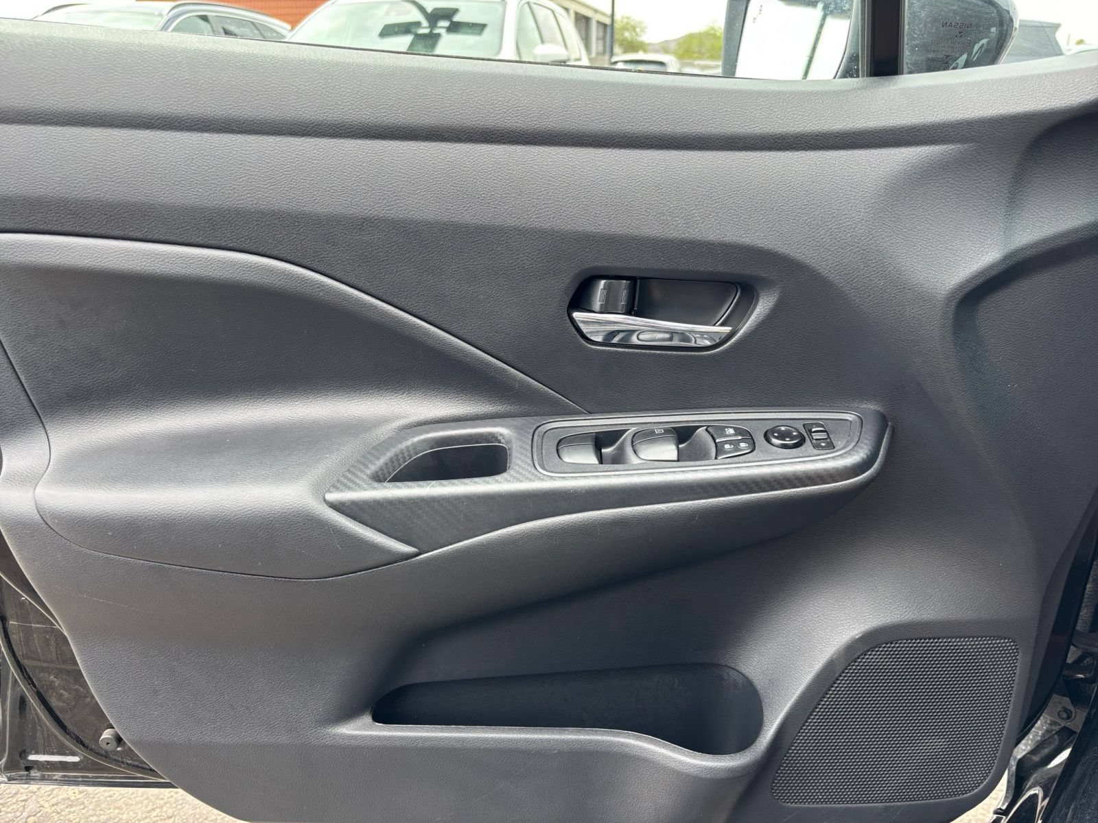 Used 2025 Nissan Versa SV FWD image 18