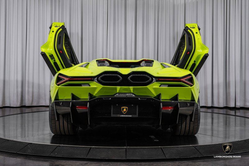 Used 2024 Lamborghini Revuelto image 24