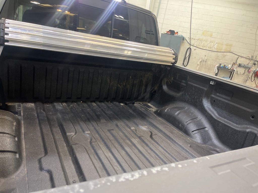 Used 2017 Nissan Titan SV AWD/4WD image 26