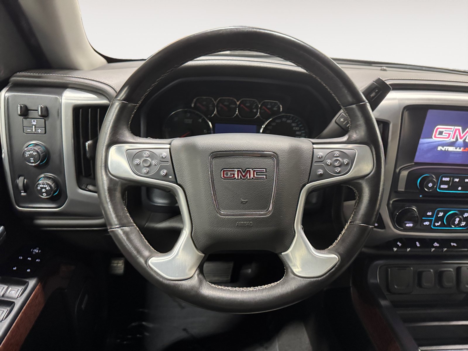 Used 2018 GMC Sierra 1500 SLT AWD/4WD image 13