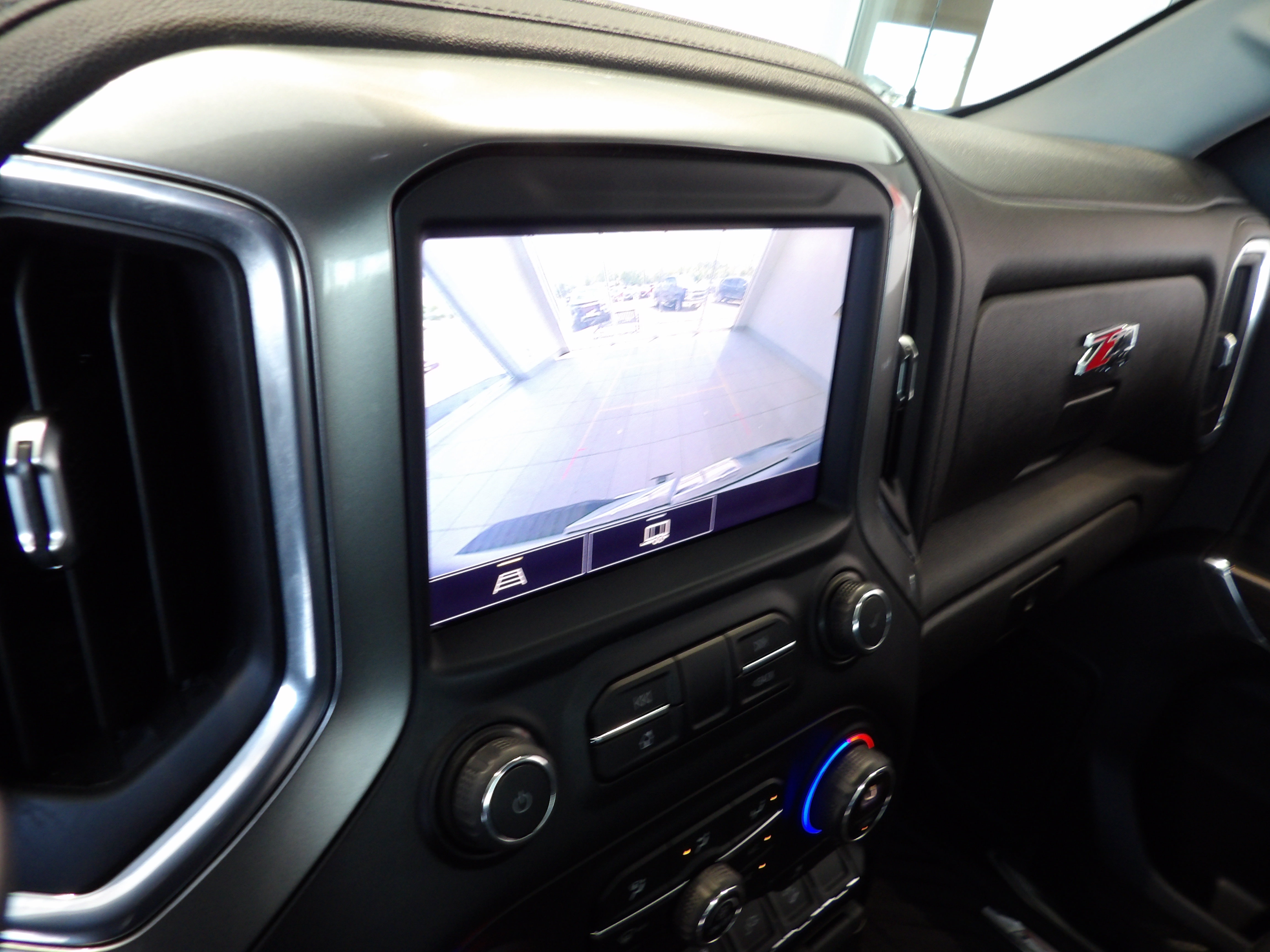 Used 2021 Chevrolet Silverado 1500 LT AWD/4WD image 12