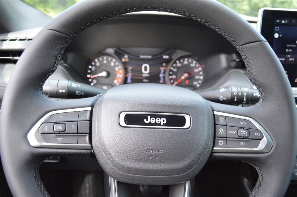 New 2025 Jeep Compass Limited w/ Sun and Sound Group image 15