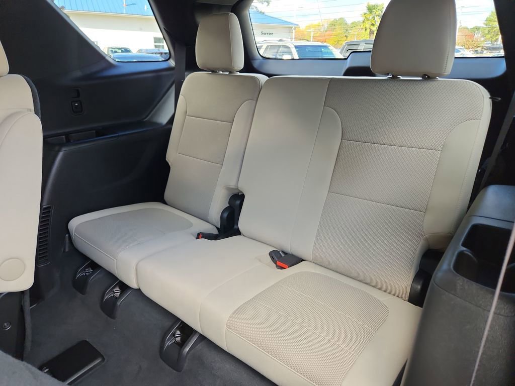 Used 2022 Chevrolet Traverse LT image 29