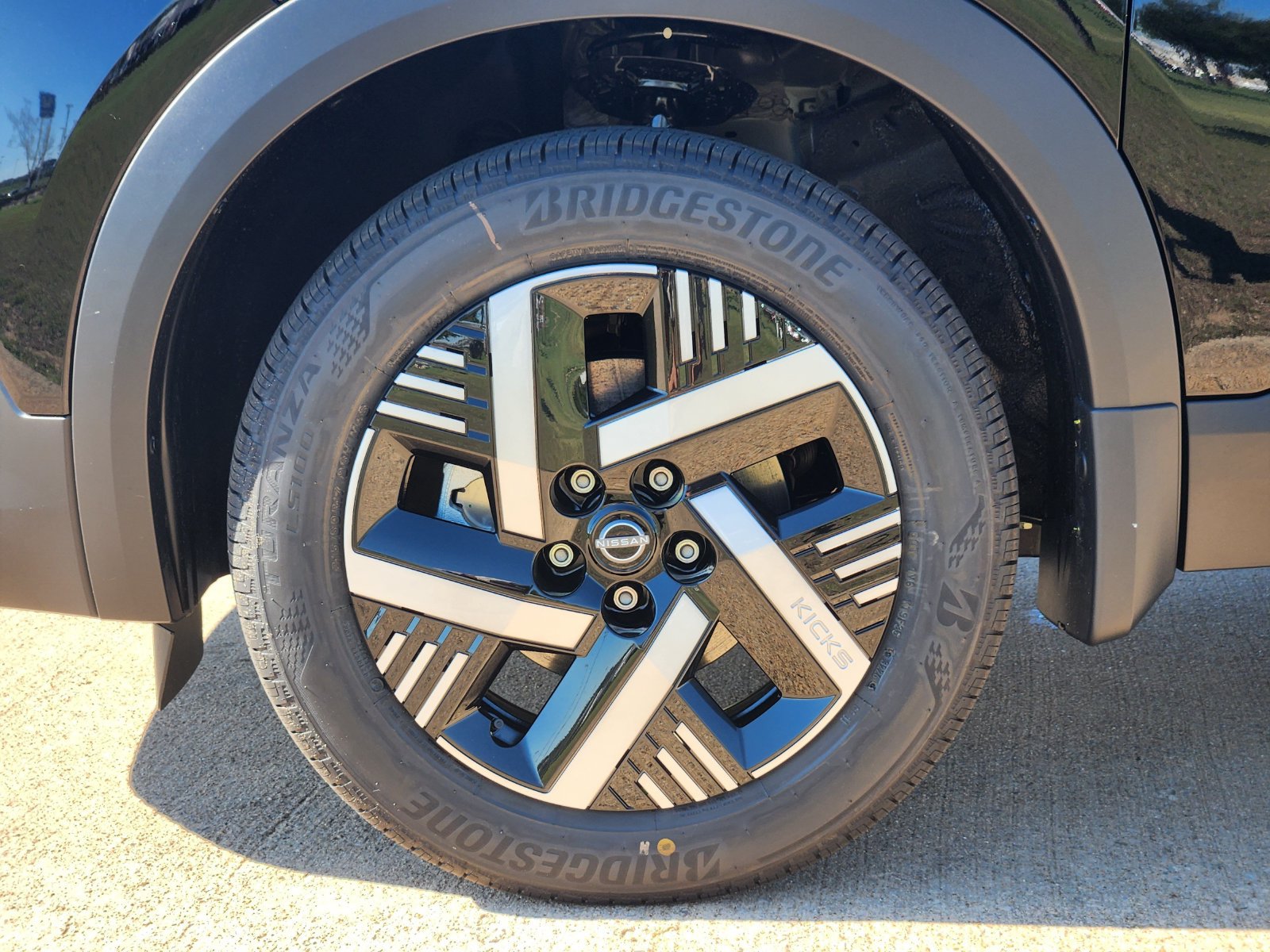 New 2027 Nissan Kicks SV FWD image 11