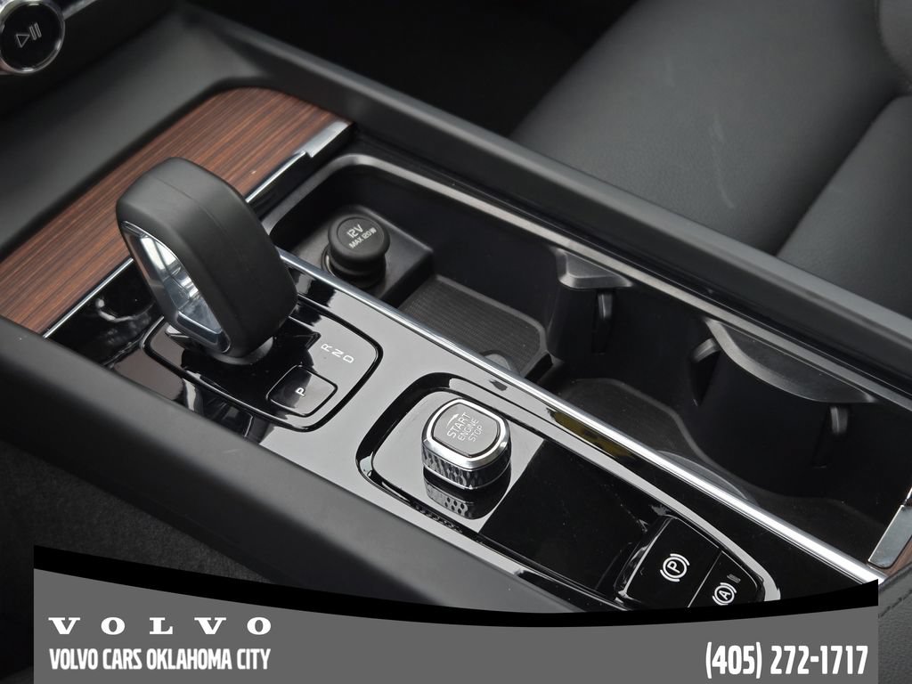 Certified 2025 Volvo V60 B5 Cross Country Plus AWD/4WD image 19