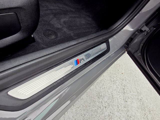 Used 2022 BMW 530e w/ Premium Package RWD image 28