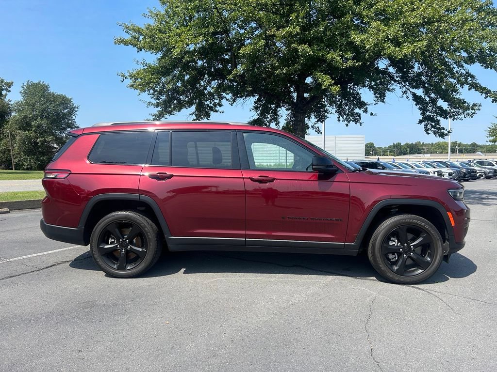 Used 2023 Jeep Grand Cherokee L Laredo AWD/4WD image 8