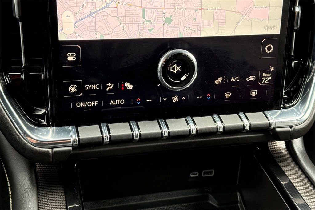 Used 2025 GMC Yukon Elevation image 30