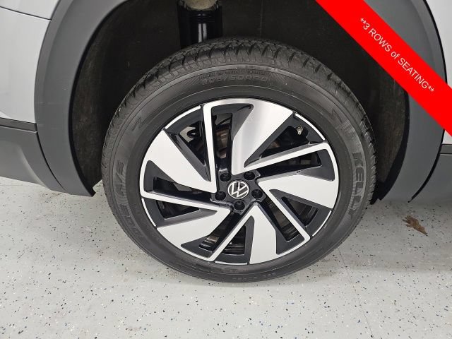 Used 2025 Volkswagen Atlas SE AWD/4WD image 7