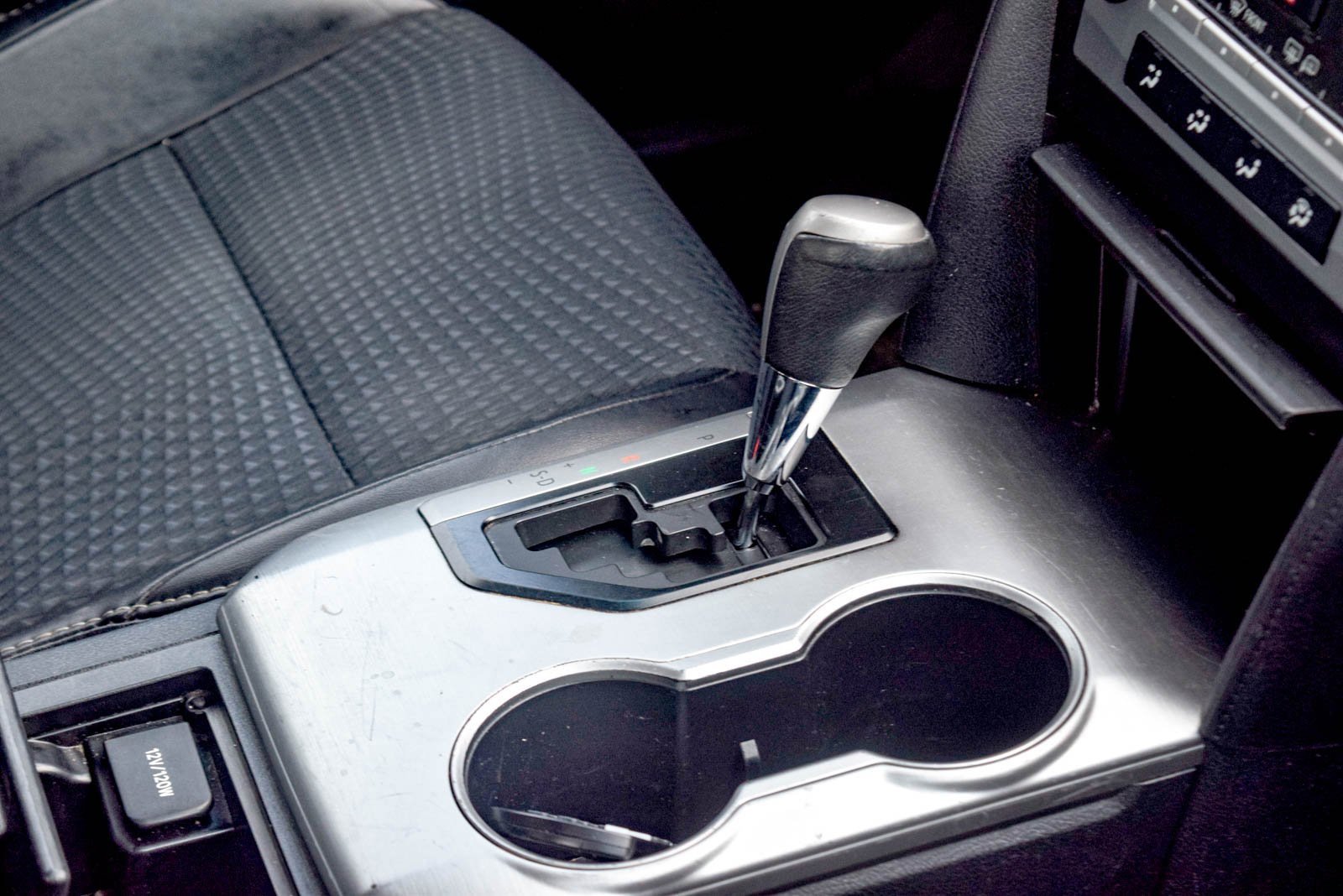 Used 2013 Toyota Camry SE image 9