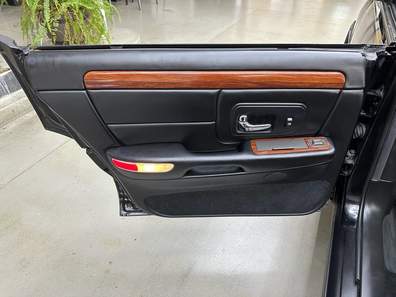 Used 1998 Cadillac De Ville Base 4dr Sedan FWD image 12